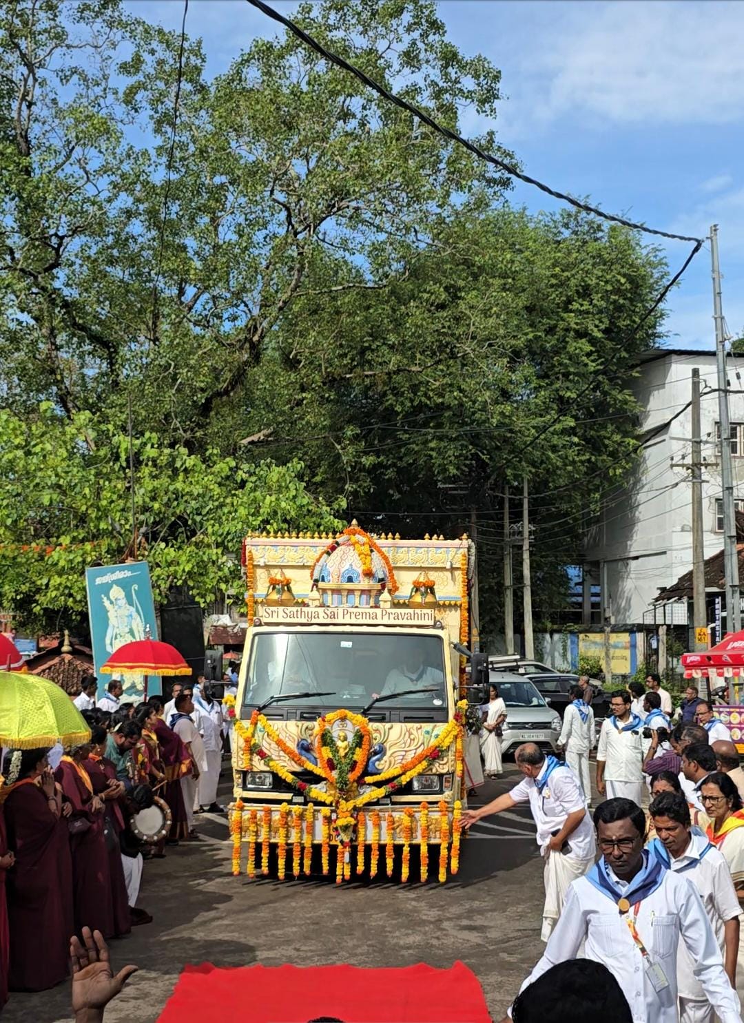 ശ്രീ സത്യസായി  പ്രേമവാഹിനി ദിവ്യരഥയാത്രയ്ക്ക് ചെങ്ങന്നൂരിൽ ഭക്തി നിർഭരമായ വരവേൽപ്പും സ്വീകരണവും